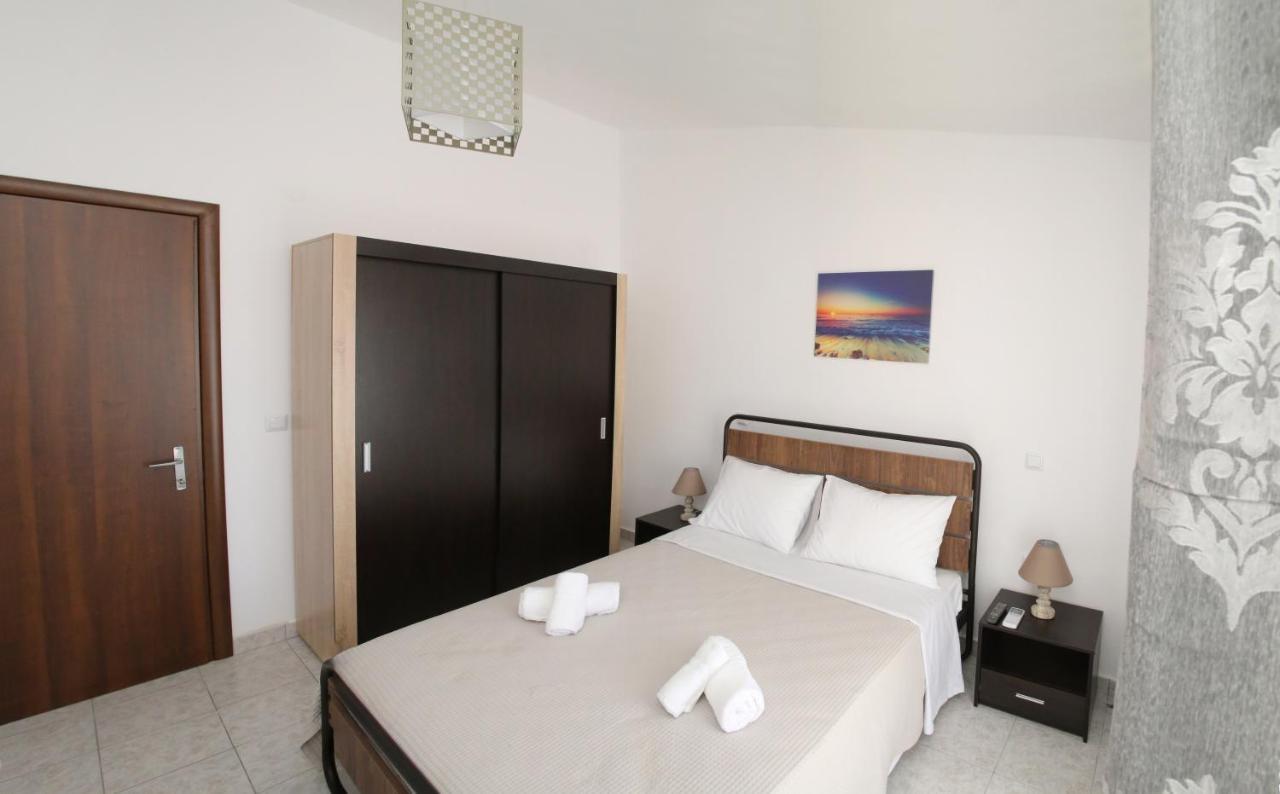 Lampias Apartments Keramotí Kültér fotó