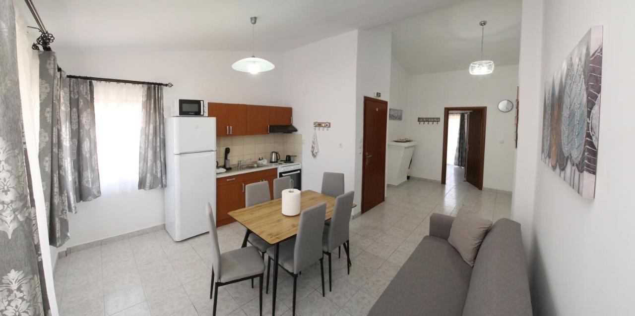 Lampias Apartments Keramotí Kültér fotó